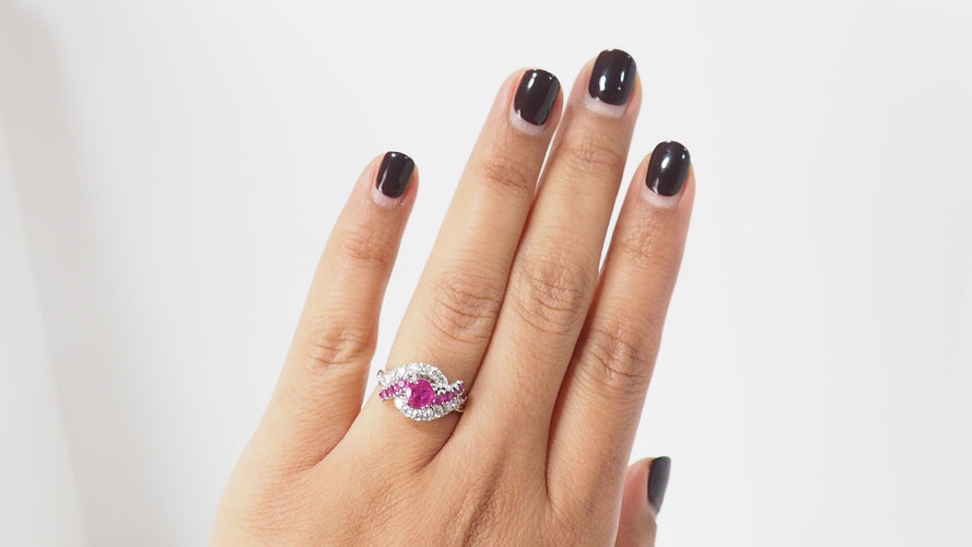 Bague 54 Bague en or blanc, rubis et diamants 58 Facettes 31778
