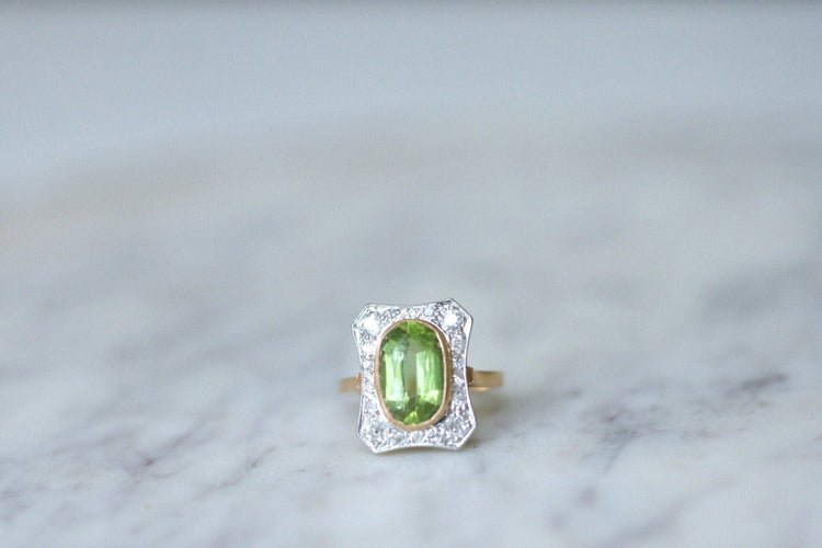 Bague Bague Belle Epoque Péridot entourage diamants 58 Facettes