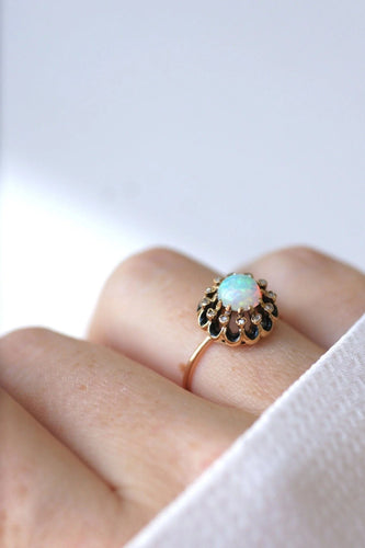 Bague Bague en or rose, opale, diamants et émail 58 Facettes