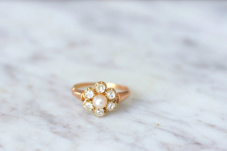 Bague Bague marguerite perle fine et diamants 58 Facettes