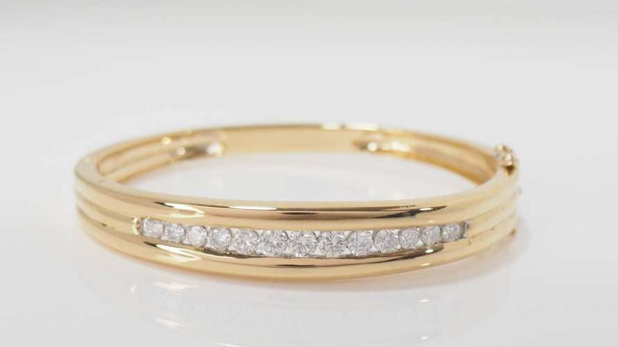 Bracelet Bracelet jonc ouvrant en or jaune et diamants 58 Facettes 32150