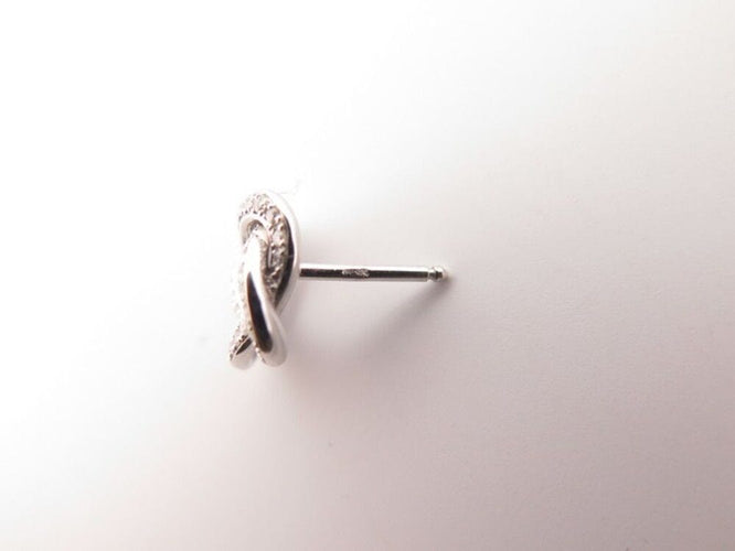 Boucles d'oreilles boucles d'oreilles POIRAY puces tresse or blanc diamants 58 Facettes 254847