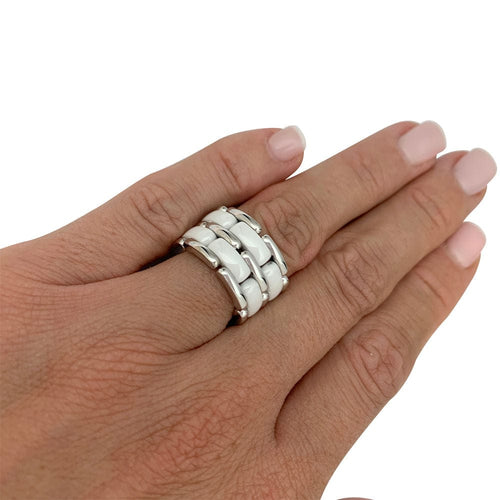 Bague 53 Bague Chanel "Ultra" grand modèle en or blanc et céramique blanche. 58 Facettes 31923