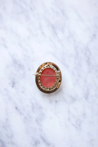 Broche ancienne en or jaune et camée ange en corail 58 Facettes