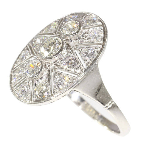 Bague 58 Romance éternelle : bague Art Déco en platine et diamants des années 1950 58 Facettes 24002-0085