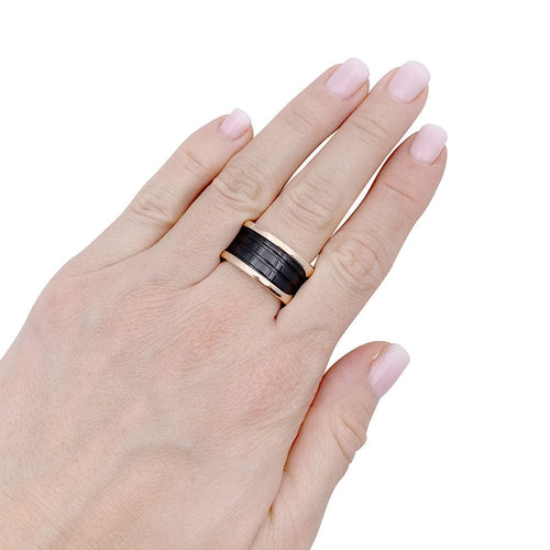 Bague 57 Bague Bulgari, "B.Zero1", or rose et céramique. 58 Facettes 33292