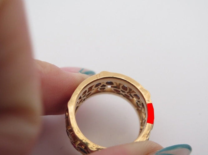 Bague 54 CARTIER - Bague "Rivière" or jaune, diamants, saphirs, rubis & émeraudes 58 Facettes 245801