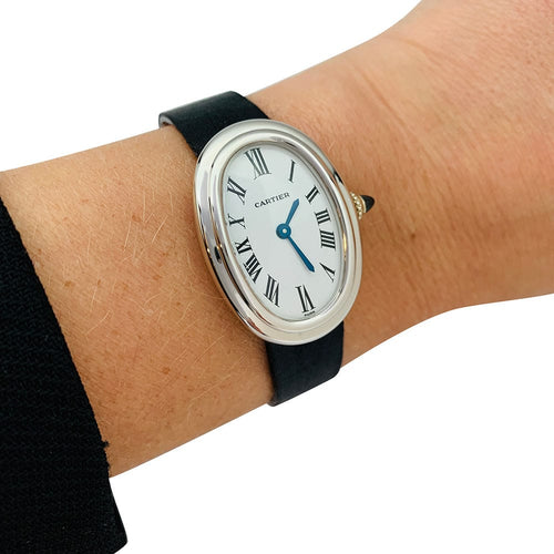 Montre Montre Cartier modèle "Baignoire" en or blanc sur cuir. 58 Facettes 31175