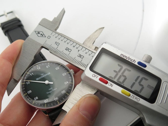 Montre montre MEISTERSINGER neo vintage edition 20 ex 58 Facettes 257604