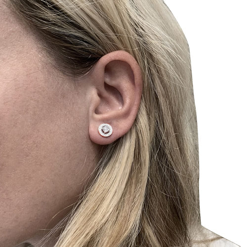 Boucles d'oreilles Boucles d'oreilles Boucheron,"Ava", or blanc et diamants. 58 Facettes 30825