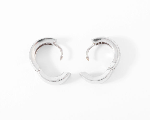 Boucles d'oreilles Boucles d'oreilles en demi-créole or gris et diamants 58 Facettes
