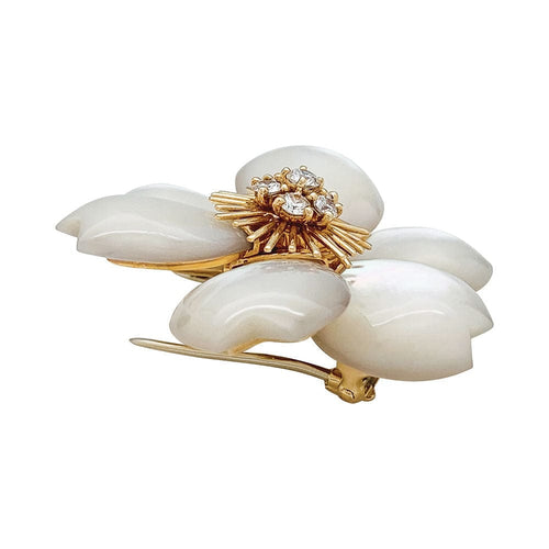 Broche Broche Van Cleef & Arpels " Rose de Noël" en or jaune, diamants et nacre. 58 Facettes 31835