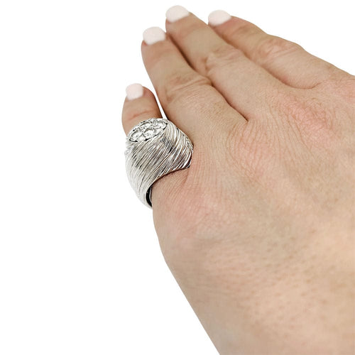 Bague 46 Bague dôme en or, platine et diamants. 58 Facettes 30943