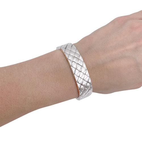 Bracelet Bracelet Chanel, "Matelassé", or blanc. 58 Facettes 32189