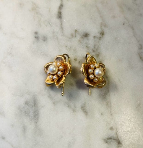 Boucles d'oreilles Boucles d'oreilles fleurs et perles 58 Facettes