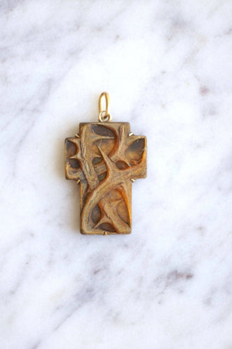 Pendentif Pendentif croix Art Nouveau en or et corne 58 Facettes