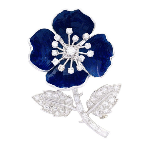 Broche Clip Boucheron, "Eglantine", en or blanc, platine, émail et diamants. 58 Facettes 33342