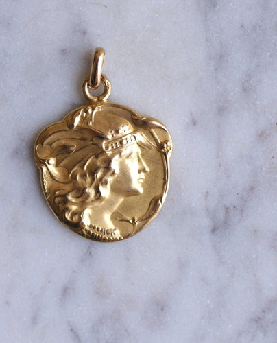 Pendentif Médaille Art Nouveau Becker sur or 58 Facettes