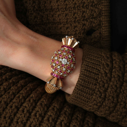 Montre Montre Bracelet Vintage en Or, Rubis et Diamants 58 Facettes