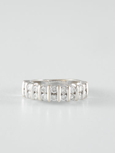 Bague 50 Demi-alliance Or blanc Diamants 58 Facettes