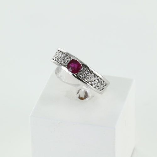 Bague 54 Bague Rubis et Diamants en or blanc 58 Facettes