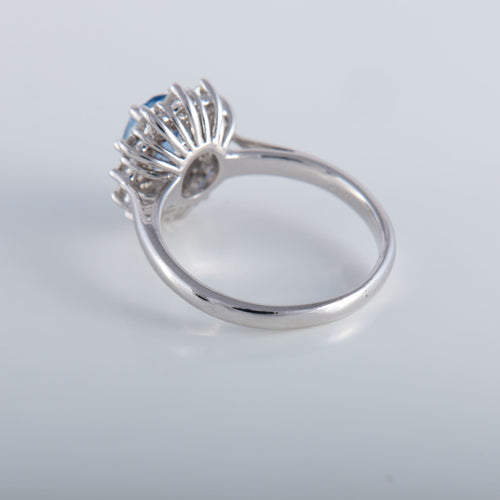 Bague 56 Bague Marguerite or blanc, diamants et saphir 58 Facettes