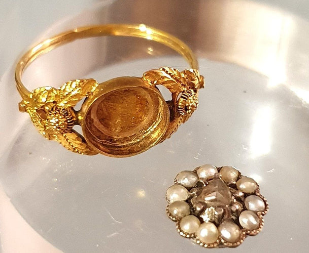Bague 50 Bague à secret Or jaune Perles Diamants 58 Facettes