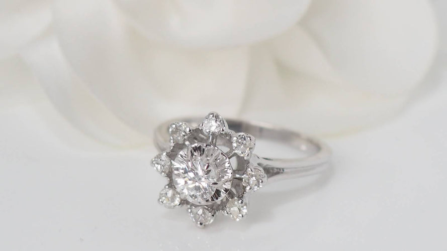 Bague 57 Bague marguerite en or blanc et diamants 58 Facettes 31930