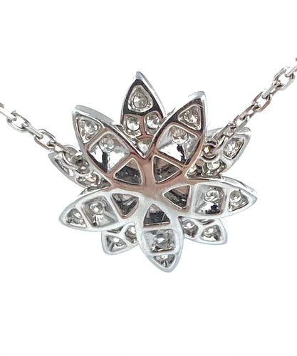 Collier VAN CLEEF & ARPELS. Collier Pendentif Lotus or blanc et diamants 58 Facettes