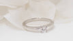 Bague 53 CARTIER - Bague solitaire en platine et diamant 58 Facettes 31997
