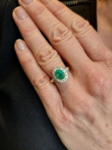 Bague Bague Pompadour Or Platine Emeraude Diamants 58 Facettes 076821