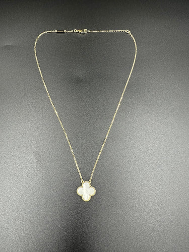 Pendentif VAN CLEEF & ARPELS. Collection Alhambra vintage, pendentif or jaune et nacre 58 Facettes