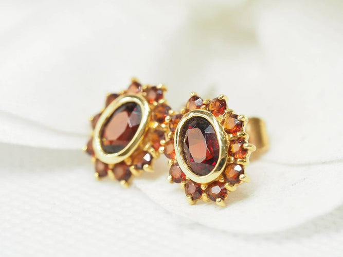 Boucles d'oreilles Boucles d'oreilles marguerite or jaune et grenats 58 Facettes 25806
