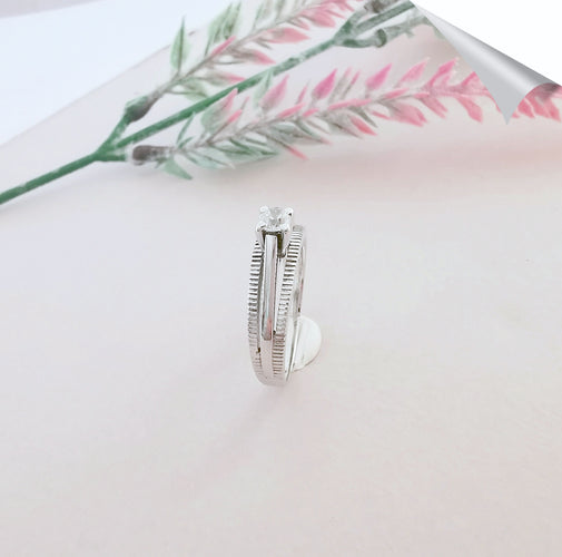 Bague Bague ancienne solitaire or gris, diamant 58 Facettes AA 1547