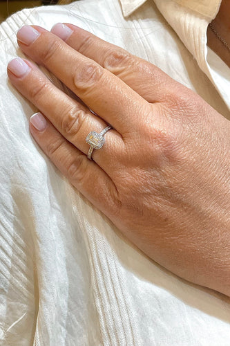 Bague Bague Solitaire diamant taille émeraude 0.80ct 58 Facettes
