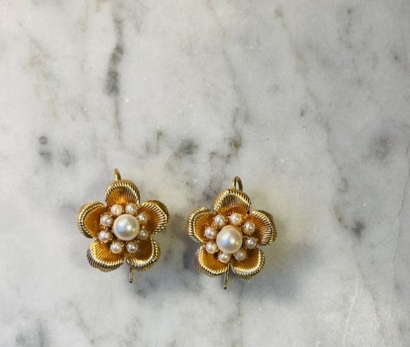 Boucles d'oreilles Boucles d'oreilles fleurs et perles 58 Facettes