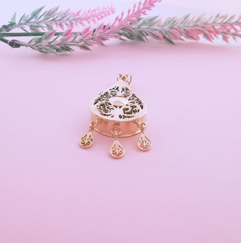 Pendentif Pendentif Meskia en filigrane et pampilles Or Rose 18 K 58 Facettes AA 1637