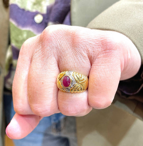Bague Bague vintage en or jaune, rubis cabochon et diamants 58 Facettes