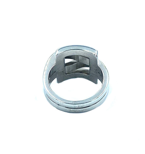 Bague 54 Boucheron. Bague or blanc 58 Facettes