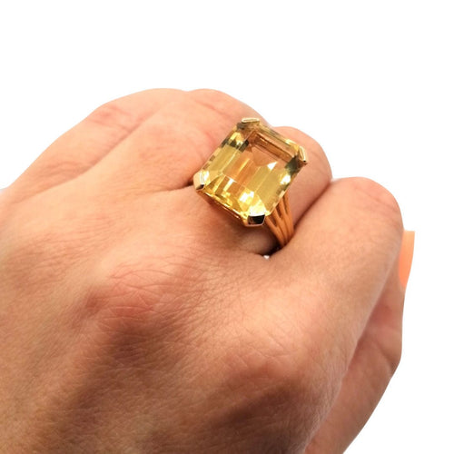 Bague Bague or jaune et citrine 58 Facettes