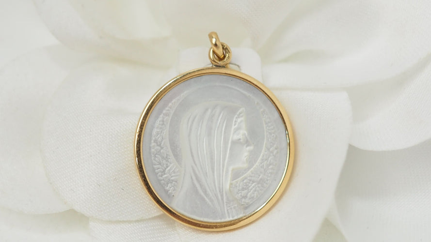 Pendentif Pendentif Médaille Vierge En Or Jaune Et Nacre 58 Facettes mtor