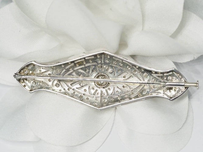 Broche Broche ajourée or gris et diamants 58 Facettes 28004