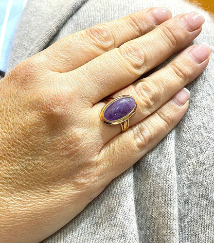 Bague 56 Bague vintage or jaune 18 carats et jade lavande 58 Facettes