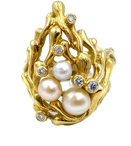 Bague GILBERT ALBERT. Bague or jaune, perles et diamants 58 Facettes