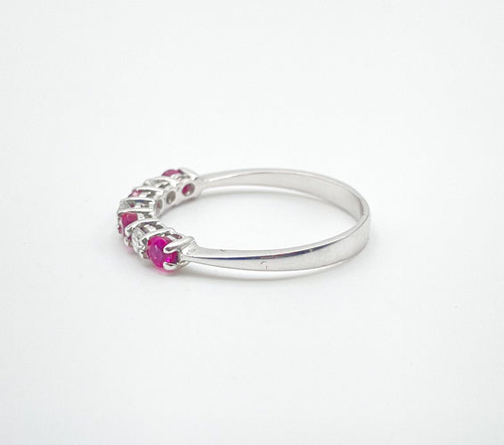 Bague 54 Demi alliance Or blanc Rubis et Diamants 58 Facettes