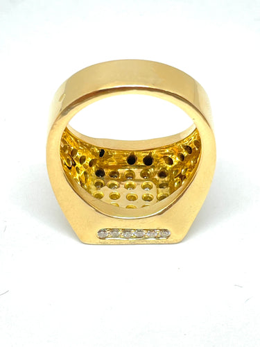 Bague Chevalière homme en or jaune et diamants 58 Facettes