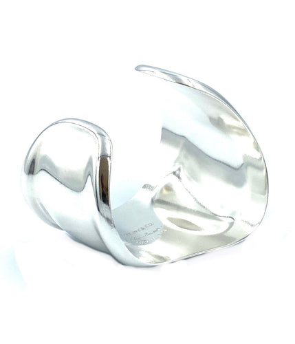 Bracelet Tiffany’s. Elsa Peretti. Bracelet manchette Bone small 58 Facettes