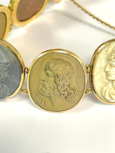 Bracelet Bracelet ancien vers 1800, camées pierre de lave et or jaune 58 Facettes