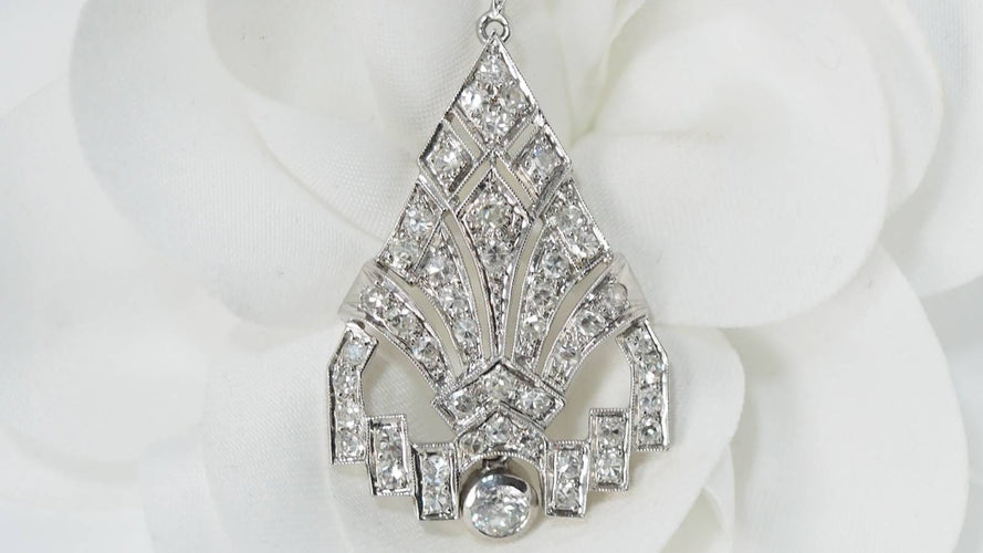 Collier Collier Art Déco en platine et diamants 58 Facettes 31722