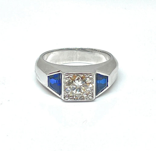 Bague Chevalière or blanc diamant 0,92 carat saphirs synthétiques 58 Facettes